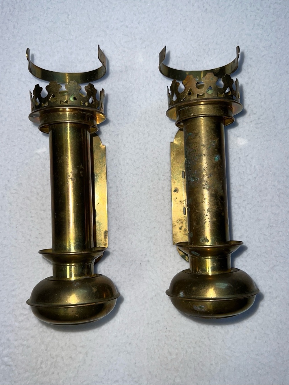 Vintage Victorian Pair Brass Wall Mount Oil Lamp Sconces Burner Holder Crown Top